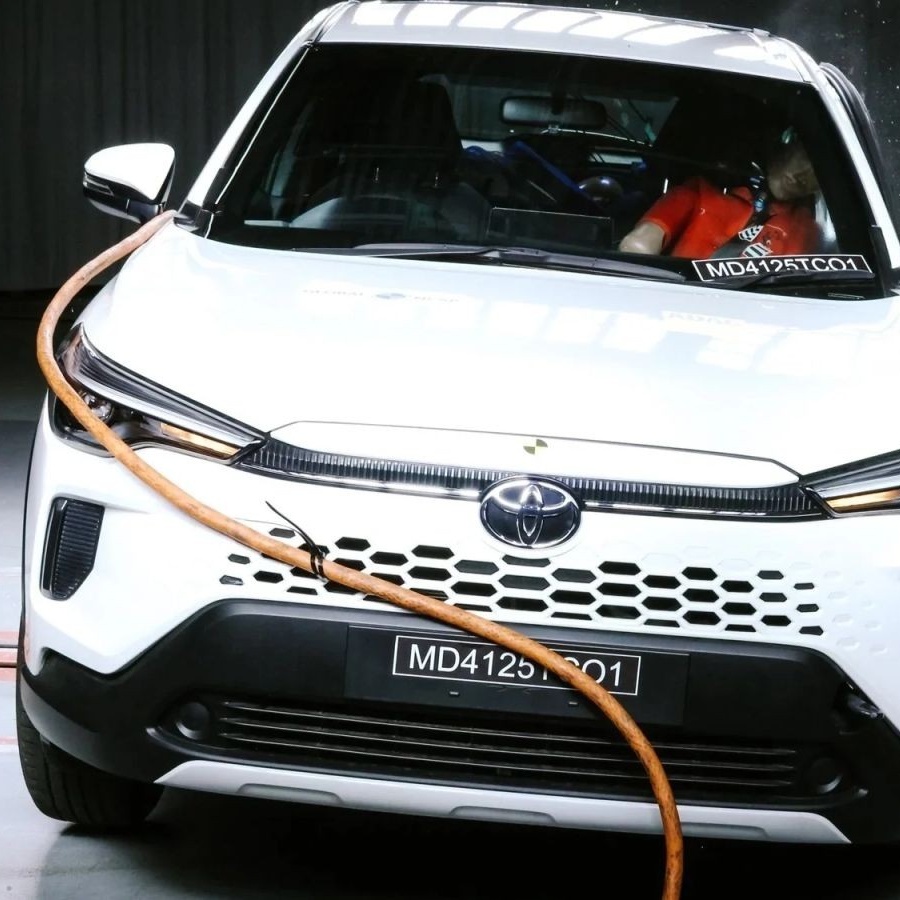 Thiếu túi khí rèm, Toyota Corolla Cross bị hạ điểm an toàn