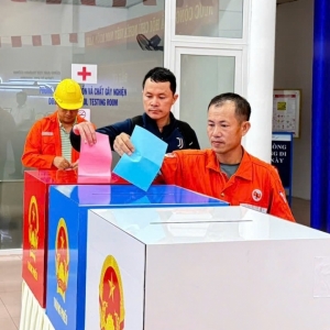 Người lao động ngoại tỉnh có phải về quê để bỏ phiếu bầu cử?