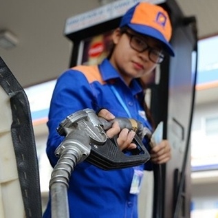 Giá xăng dầu hôm nay đạt đỉnh kể từ 2022, thị trường trong nước tạm ổn định ngày 8.3