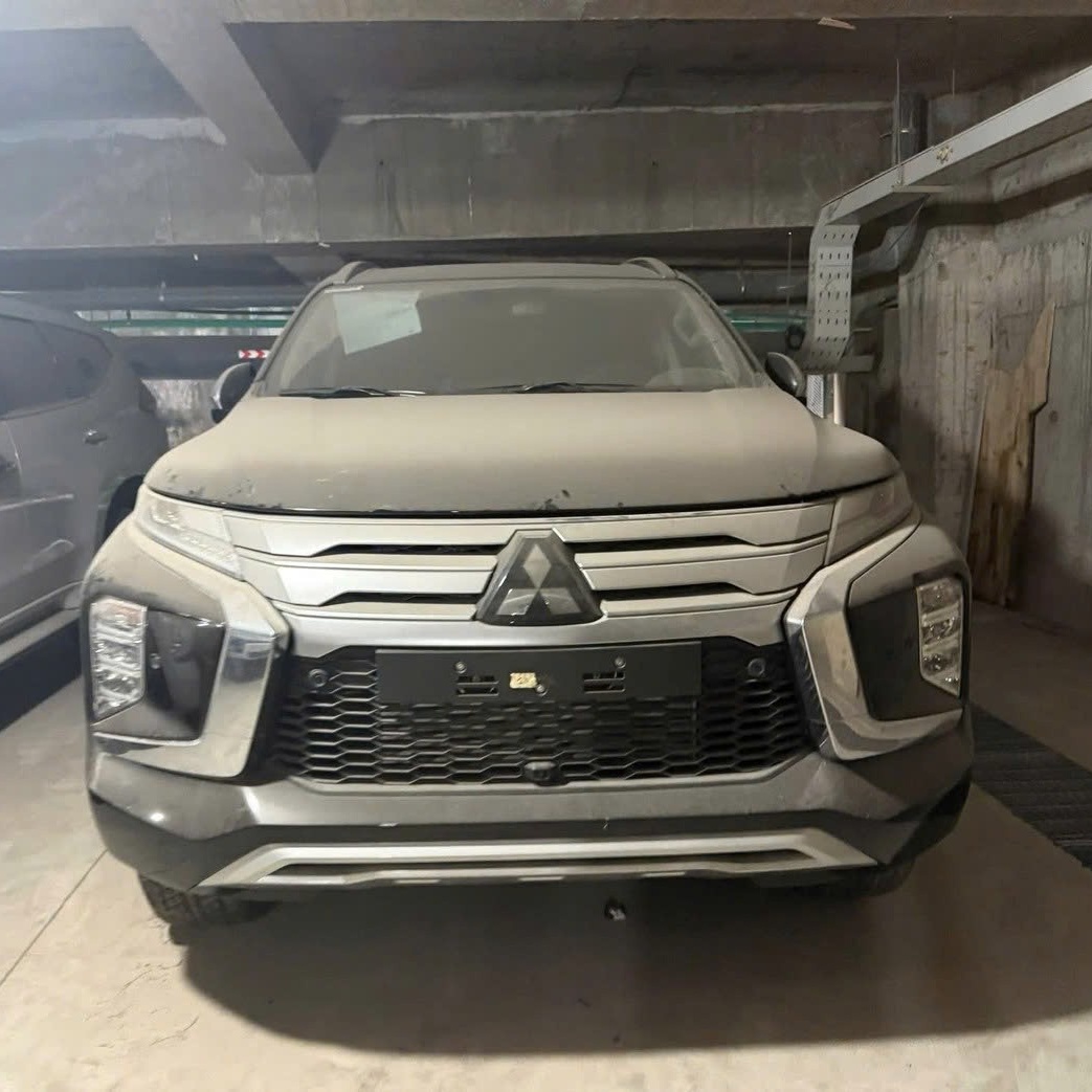 Mitsubishi Pajero Sport 2022 phủ bụi trong hầm 4 năm được rao bán với giá hơn 1,1 tỷ đồng