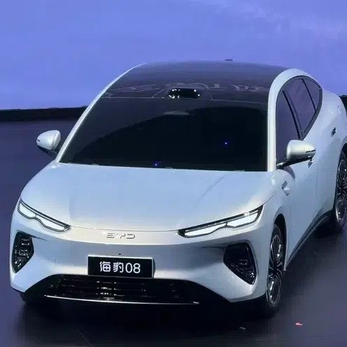 BYD Seal 08 được vén màn, trang bị pin Blade 2.0 sạc siêu nhanh và tầm hoạt động 1.000 km