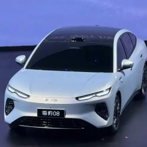 BYD Seal 08 được vén màn, trang bị pin Blade 2.0 sạc siêu nhanh và tầm hoạt động 1.000 km