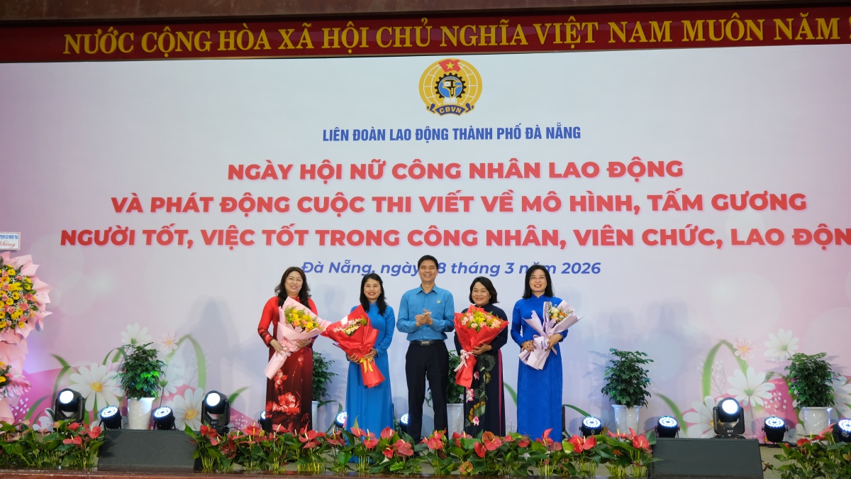 Ấm áp ngày Quốc tế Phụ nữ: Công đoàn Đà Nẵng chăm lo nữ công nhân bằng những việc làm thiết thực Ấm áp ngày Quốc tế Phụ nữ: Công đoàn Đà Nẵng chăm lo nữ công nhân bằng những việc làm thiết thực