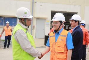 Chủ tịch Tổng LĐLĐ Việt Nam thăm, động viên người lao động tại Trung tâm Điện lực Quảng Trạch