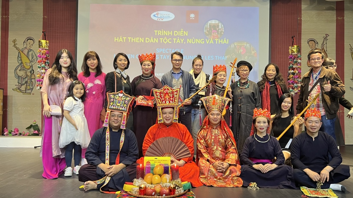 Giữ vững niềm tin giữa “kinh đô ánh sáng” - Kỳ 3: Khát vọng vươn mình từ sức mạnh đại đoàn kết