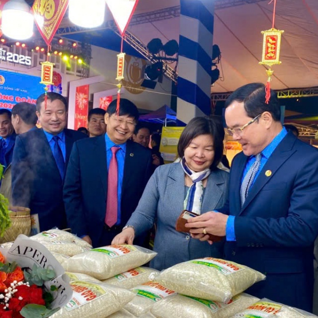 Mô hình Công đoàn cơ sở xã hội chủ nghĩa: Từ thực tiễn Hải Phòng đến yêu cầu đổi mới tổ chức và hoạt động Công đoàn Việt Nam trong giai đoạn mới