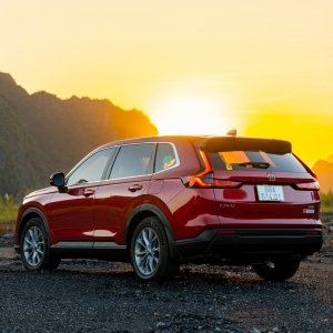 Honda ra mắt CR-V bản xăng 2026 nâng cấp, giá từ 1,039 tỷ đồng