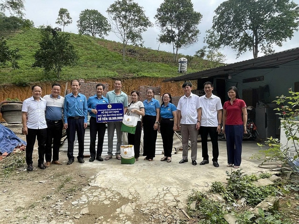 Chủ tịch Công đoàn VINAPACO: 