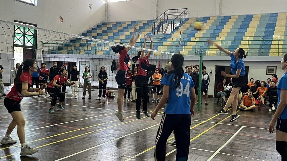 Nữ lao động tham gia giải thể thao. Ảnh: ĐVCC 