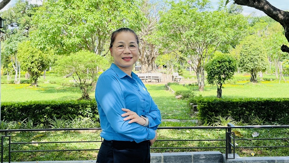 Bà Ngô Thị Thu Hằng, Chủ tịch Công đoàn Tổng công ty Giấy Việt Nam (VINAPACO). Ảnh: NVCC