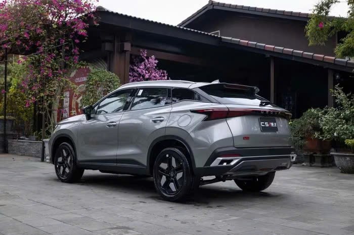 Omoda C5 SHS - H sẽ ra mắt vào cuối tháng 3.2026