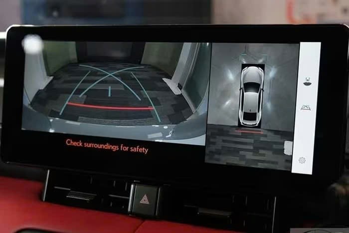 Lexus IS300h 2026 ra mắt Thái Lan, liệu có về Việt Nam?