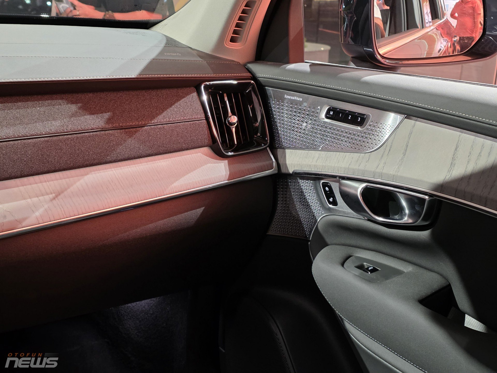 Volvo XC90 2026 ra mắt giá 3,289 tỷ đồng, giảm so với trước và đổi động cơ