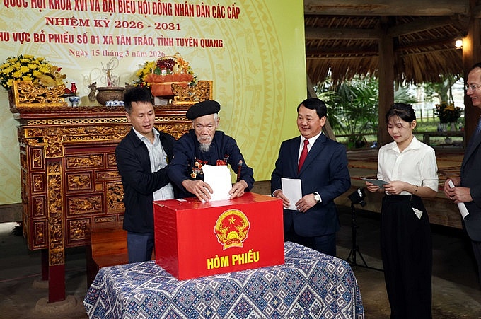 PGS.TS Bùi Hoài Sơn: Khởi đầu của một hành trình phụng sự mới PGS.TS Bùi Hoài Sơn: Khởi đầu của một hành trình phụng sự mới