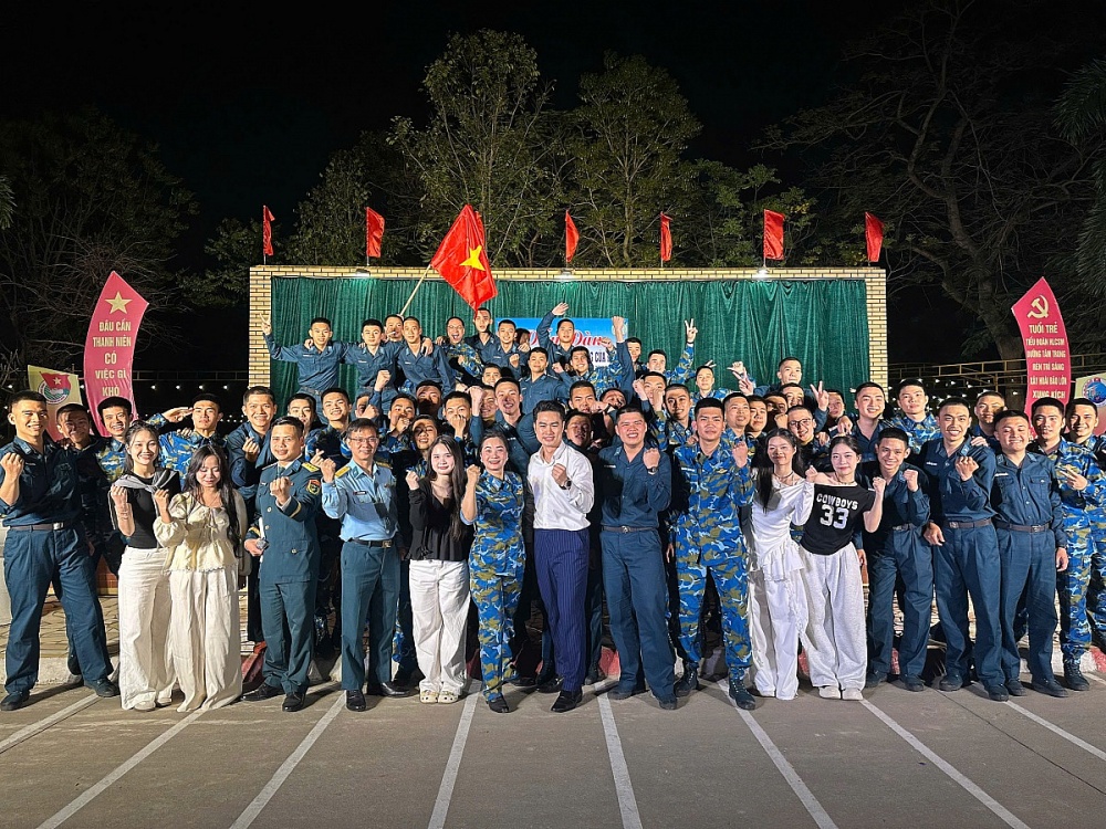 Điểm tựa trưởng thành của những người lính trẻ