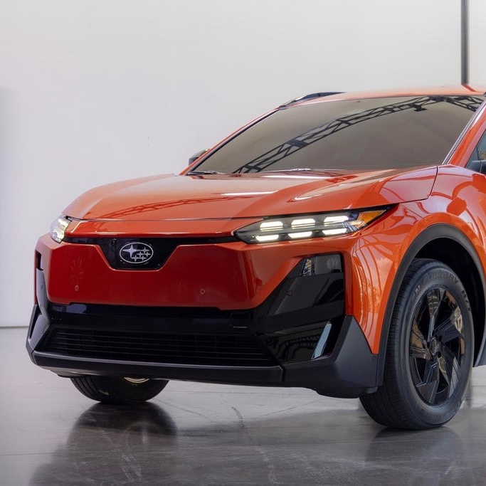 Hé lộ hình ảnh đầu tiên về SUV điện Subaru sẽ ra mắt trong tuần tới