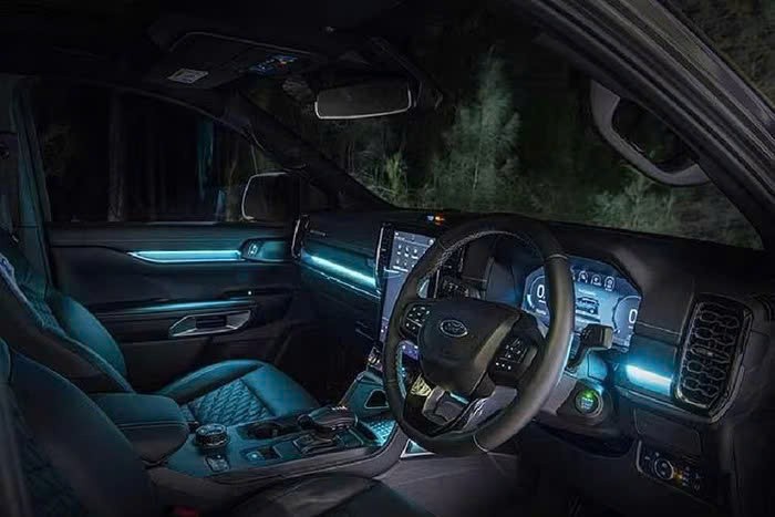 Ford Everest Platinum 2026 máy dầu 2.0L từ 1,4 tỷ đồng, sắp về Việt Nam