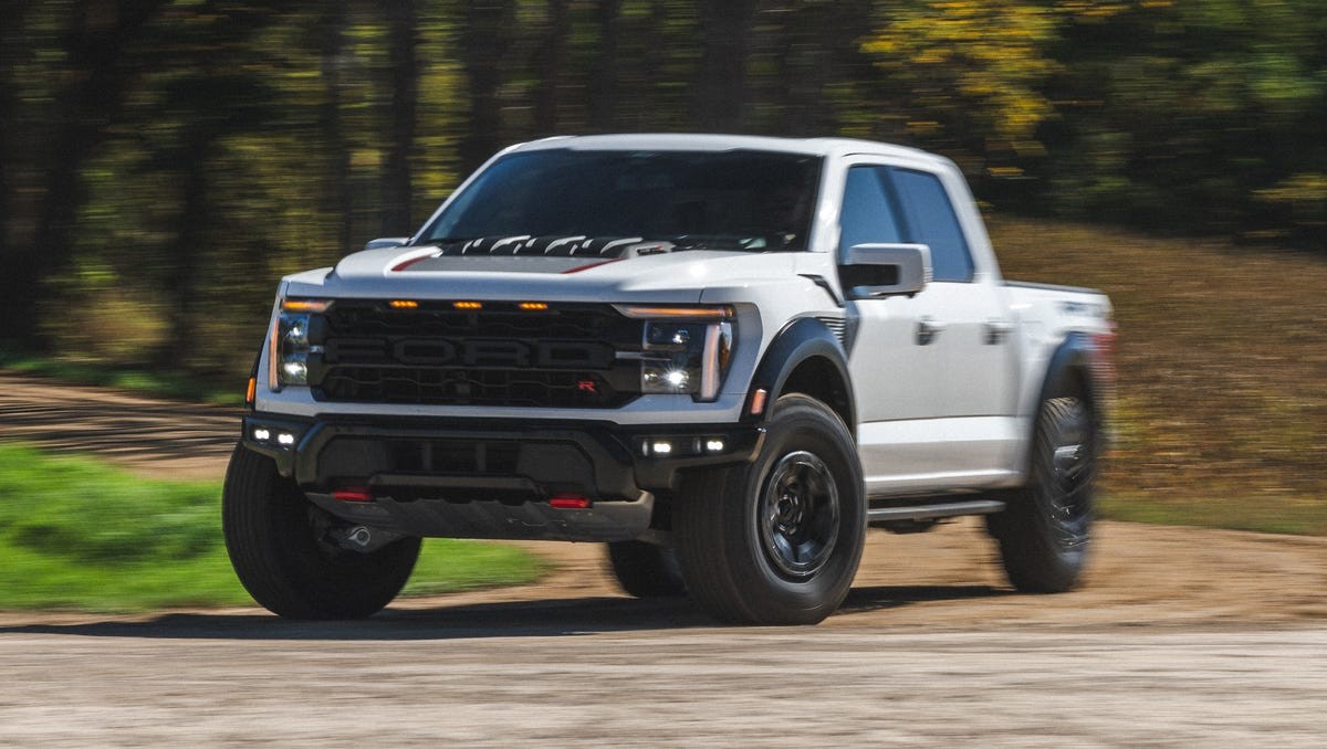 Ford F-150 Raptor mở ra phân khúc xe bán tải hiệu suất cao tại Mỹ và lan sang các thị trường khác