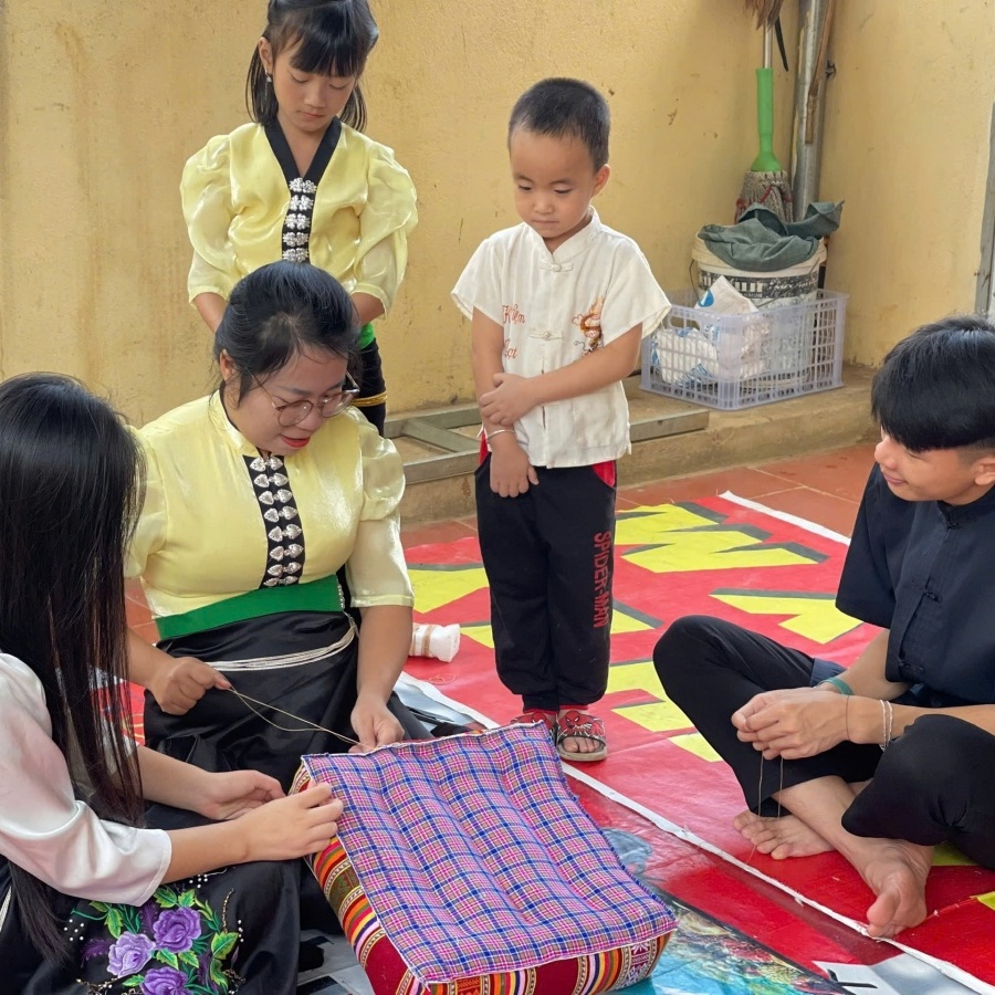 tu bong gao rung den giac ngu em hanh trinh khoi nghiep cua co giao tre noi reo cao