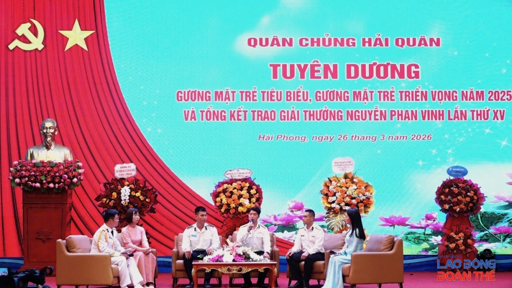 Các đại biểu tham gia toạ đàm. Ảnh: Văn Quân