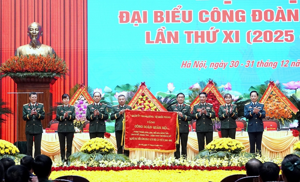 Đẩy mạnh phong trào thi đua mang dấu ấn Công đoàn Quân đội