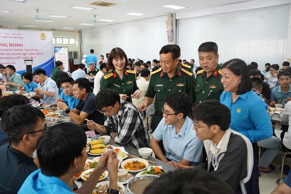 Sự cần thiết xây dựng văn hóa “Bộ đội Cụ Hồ” trong Công đoàn Quân đội Sự cần thiết xây dựng văn hóa “Bộ đội Cụ Hồ” trong Công đoàn Quân đội