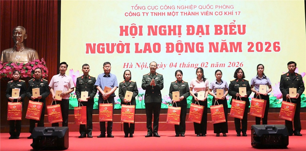 Hội nghị Người lao động Nhà máy Z117: Khẳng định bản lĩnh người lính thợ Hội nghị Người lao động Nhà máy Z117: Khẳng định bản lĩnh người lính thợ