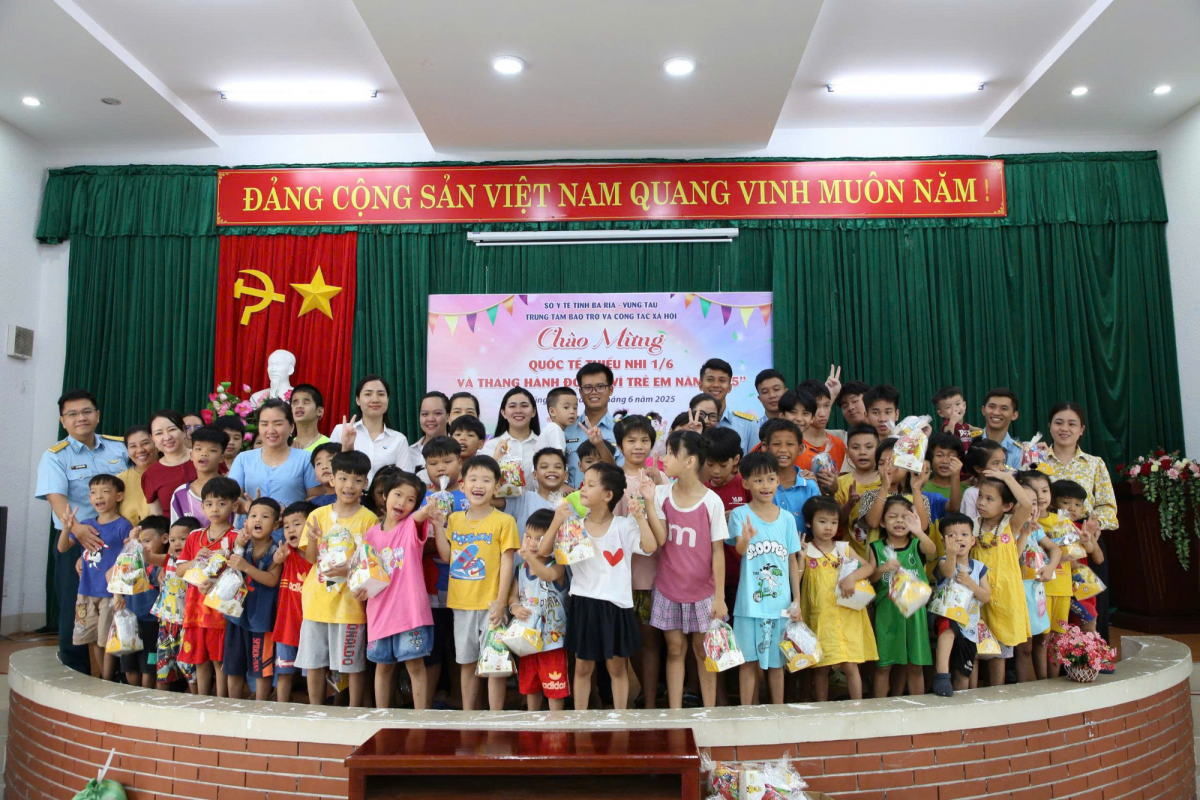 Phát huy vai trò Công đoàn trong xây dựng đơn vị trực thăng vững mạnh, bảo đảm an toàn bay Phát huy vai trò Công đoàn trong xây dựng đơn vị trực thăng vững mạnh, bảo đảm an toàn bay