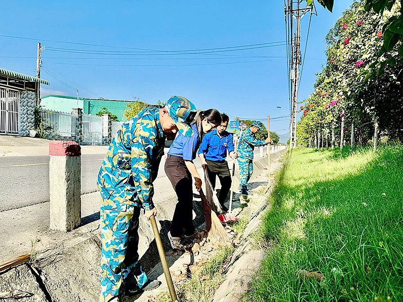 Cán bộ, đoàn viên, thanh niên Trung đoàn 274 thực hiện Tuổi trẻ Quân đội phát huy vai trò xung kích, tình nguyện vì cộng đồng