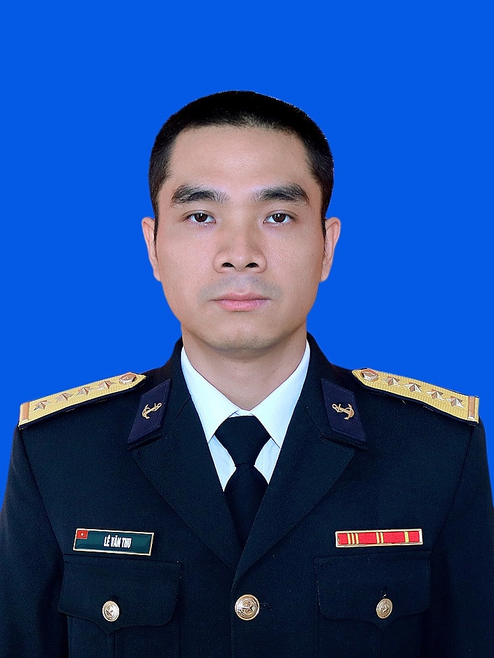 Đại úy Lê Văn Thu, Lữ đoàn Tàu ngầm 189 (Quân chủng Hải quân). Ảnh: NVCC