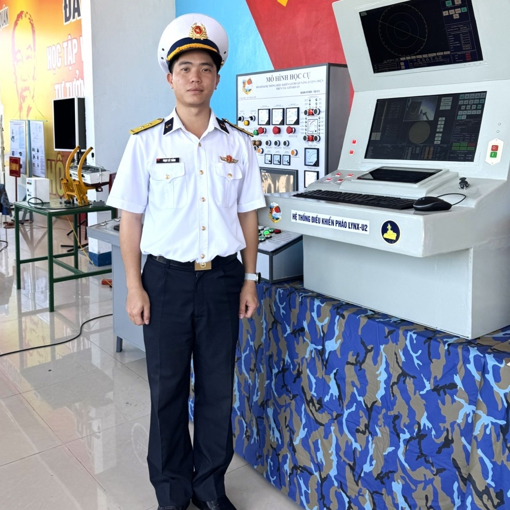 Thượng úy Phạm Tất Thắng: Khát vọng làm chủ “mắt thần” trên biển