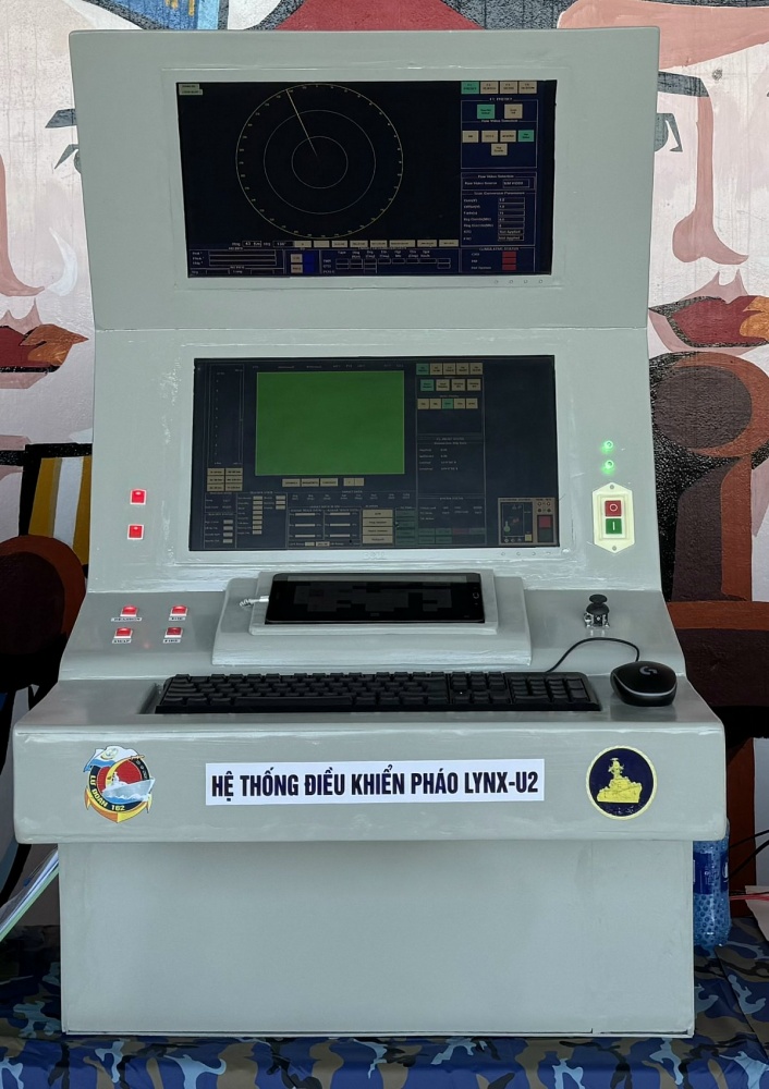 Mô hình hệ thống điều khiển pháo Lynx-U2 tàu 26, Lữ đoàn 162, Vùng 4 Hải quân. Ảnh: NVCC