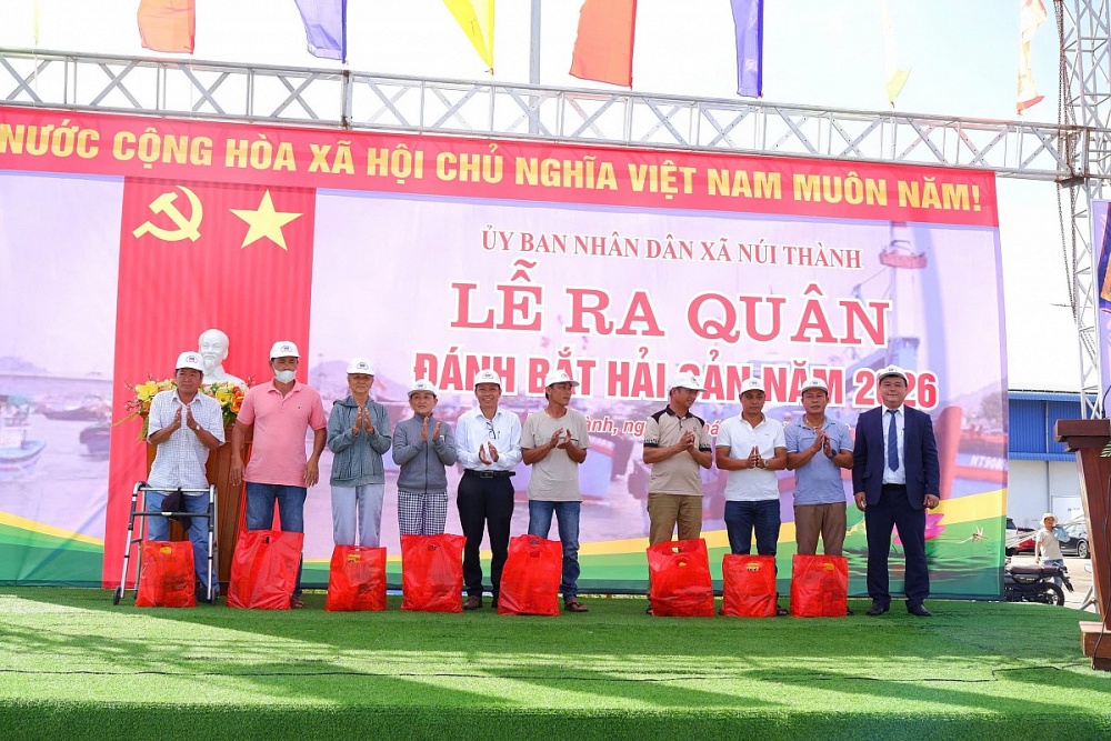 Lễ ra quân đánh bắt hải sản năm 2026 xã Núi Thành (TP Đà Nẵng). Ảnh: ĐVCC