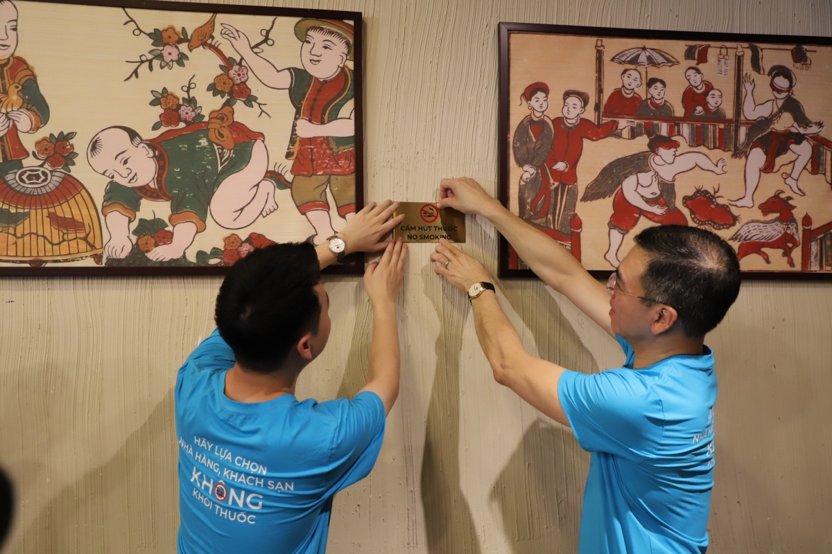 Từ quy định đến thực tế: Bài toán không khói thuốc nơi công cộng