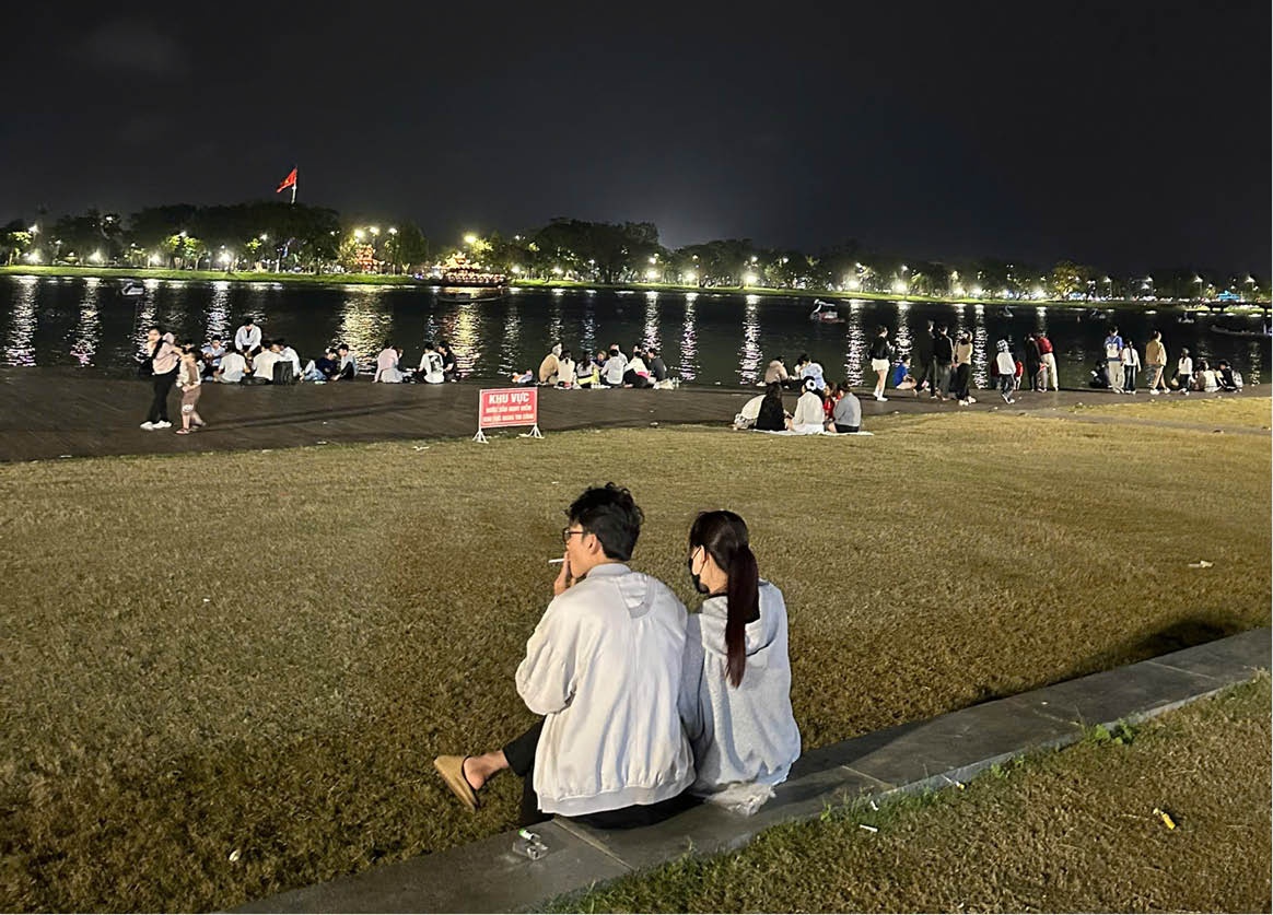 Từ quy định đến thực tế: Bài toán không khói thuốc nơi công cộng