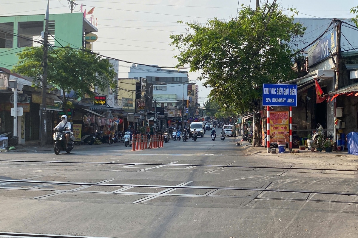 Hành hung nhân viên gác chắn đường sắt: Cần xử lý nghiêm để bảo vệ người lao động Hành hung nhân viên gác chắn đường sắt: Cần xử lý nghiêm để bảo vệ người lao động