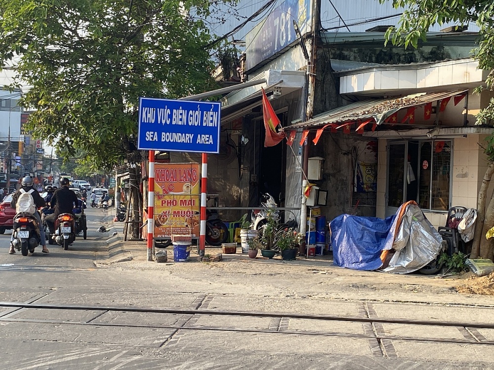 Lời kể ám ảnh của hai nữ nhân viên gác chắn đường sắt bị hành hung Lời kể ám ảnh của hai nữ nhân viên gác chắn đường sắt bị hành hung