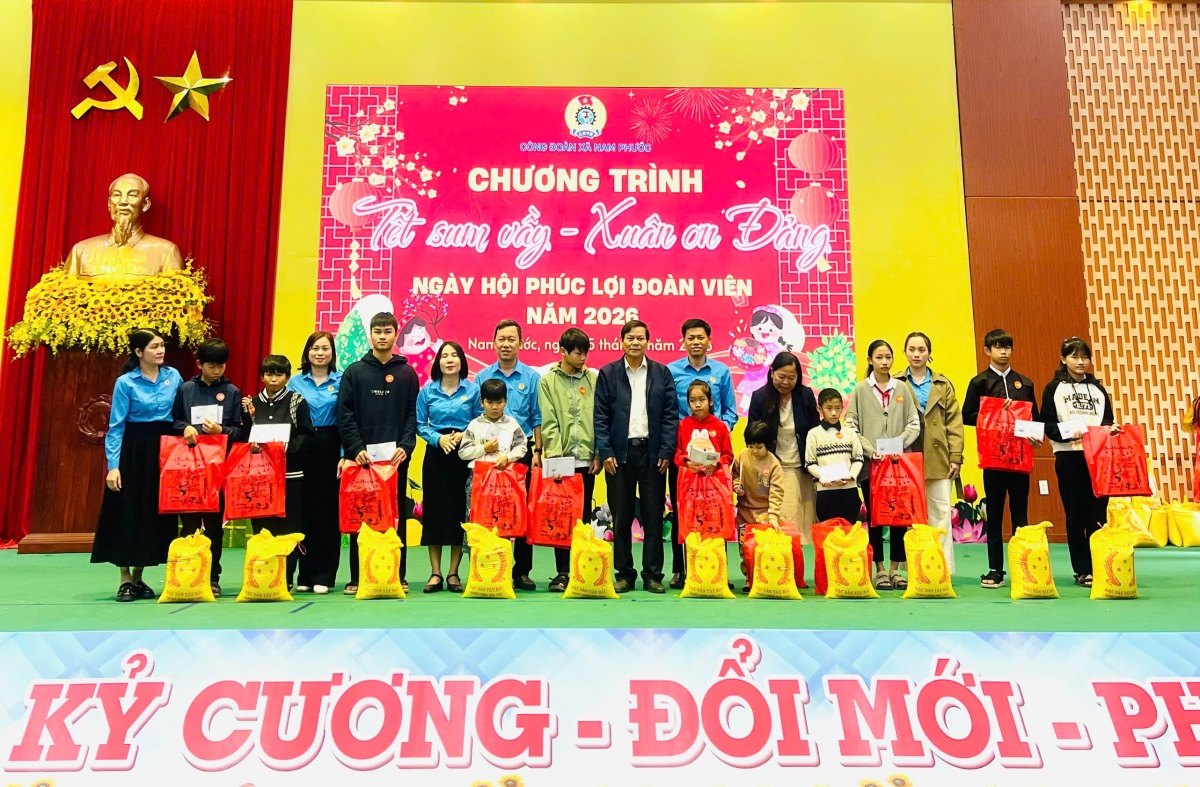 Những bước chân không nghỉ của một cựu cán bộ công đoàn