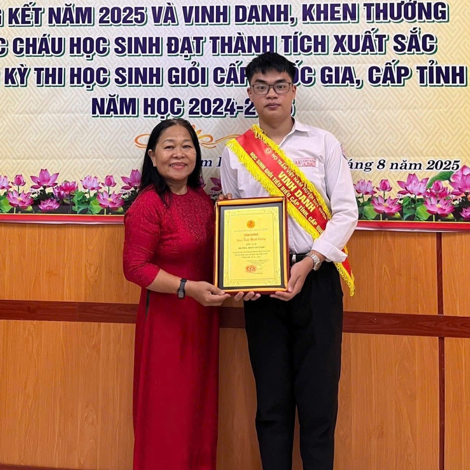 Những bước chân không nghỉ của một cựu cán bộ công đoàn