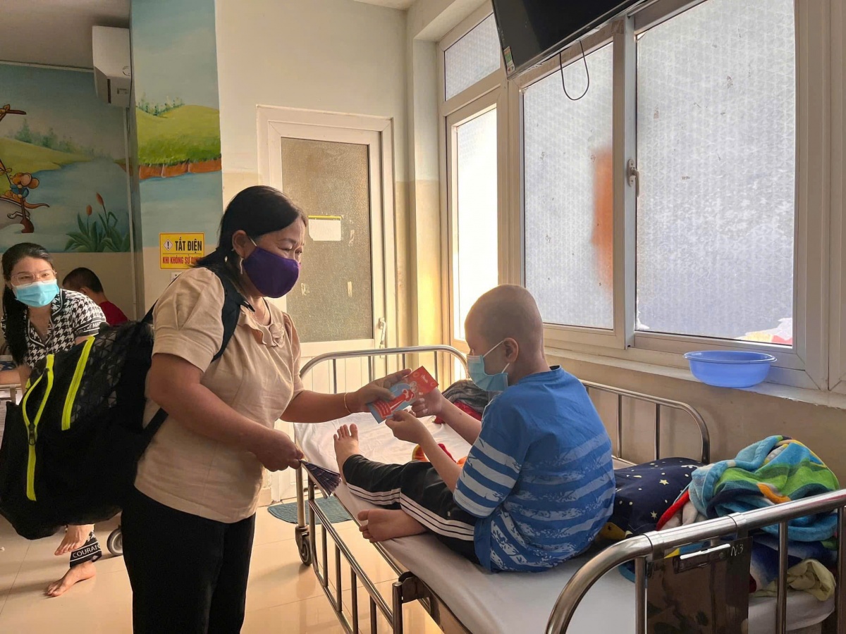 Những bước chân không nghỉ của một cựu cán bộ công đoàn