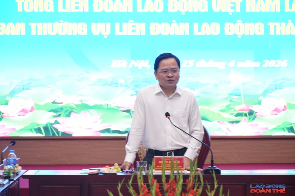 •	Đồng chí Nguyễn Anh Tuấn, Ủy viên Ban Chấp hành Trung ương Đảng, Phó Chủ tịch Ủy ban Trung ương Mặt trận Tổ quốc Việt Nam, Bí thư Đảng ủy, Chủ tịch Tổng Liên đoàn Lao động Việt Nam phát biểu tại buổi làm việc