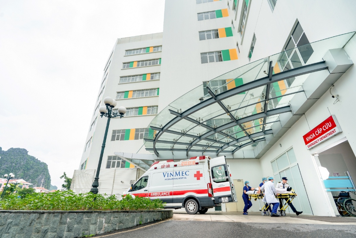 Bệnh nhân được chuyển đến Vinmec Hạ Long trong tình trạng liệt hoàn toàn nửa người Bệnh nhân được chuyển đến Vinmec Hạ Long trong tình trạng liệt hoàn toàn nửa người