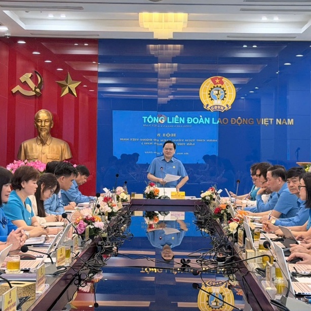 Hoàn thiện mục tiêu, chỉ tiêu và giải pháp chuẩn bị Đại hội XIV Công đoàn Việt Nam