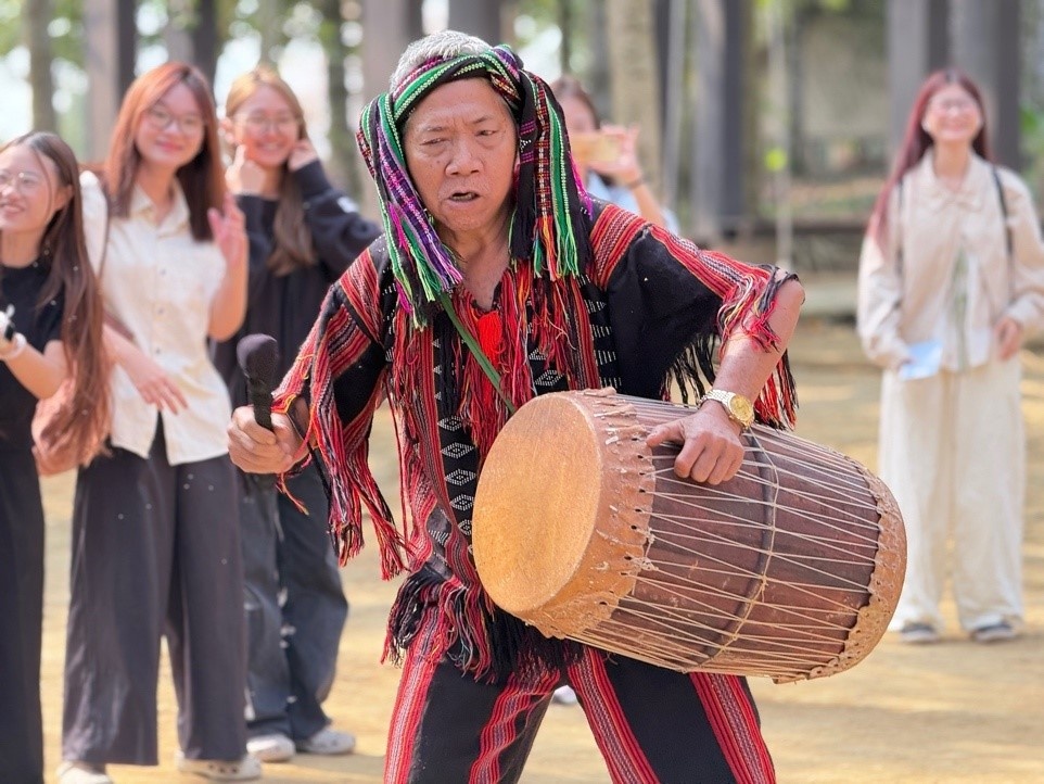 Đất nước thu nhỏ giữa lòng Hà Nội