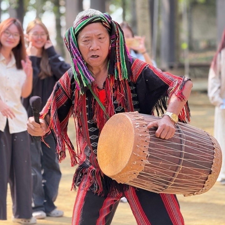 Đất nước thu nhỏ giữa lòng Hà Nội