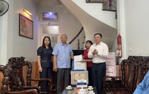 Thăm hỏi nạn nhân tai nạn lao động tại Quảng Ninh