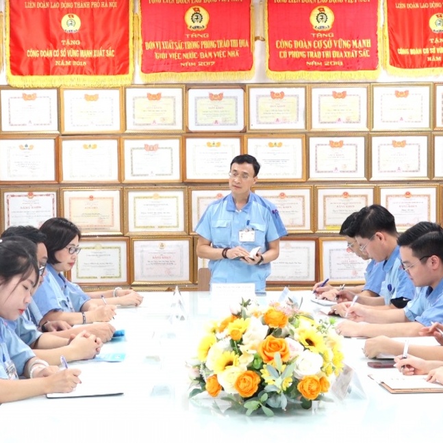 tu doi thoai den thoa uoc vang ban linh thuong luong cua anh ngo ngoc vinh