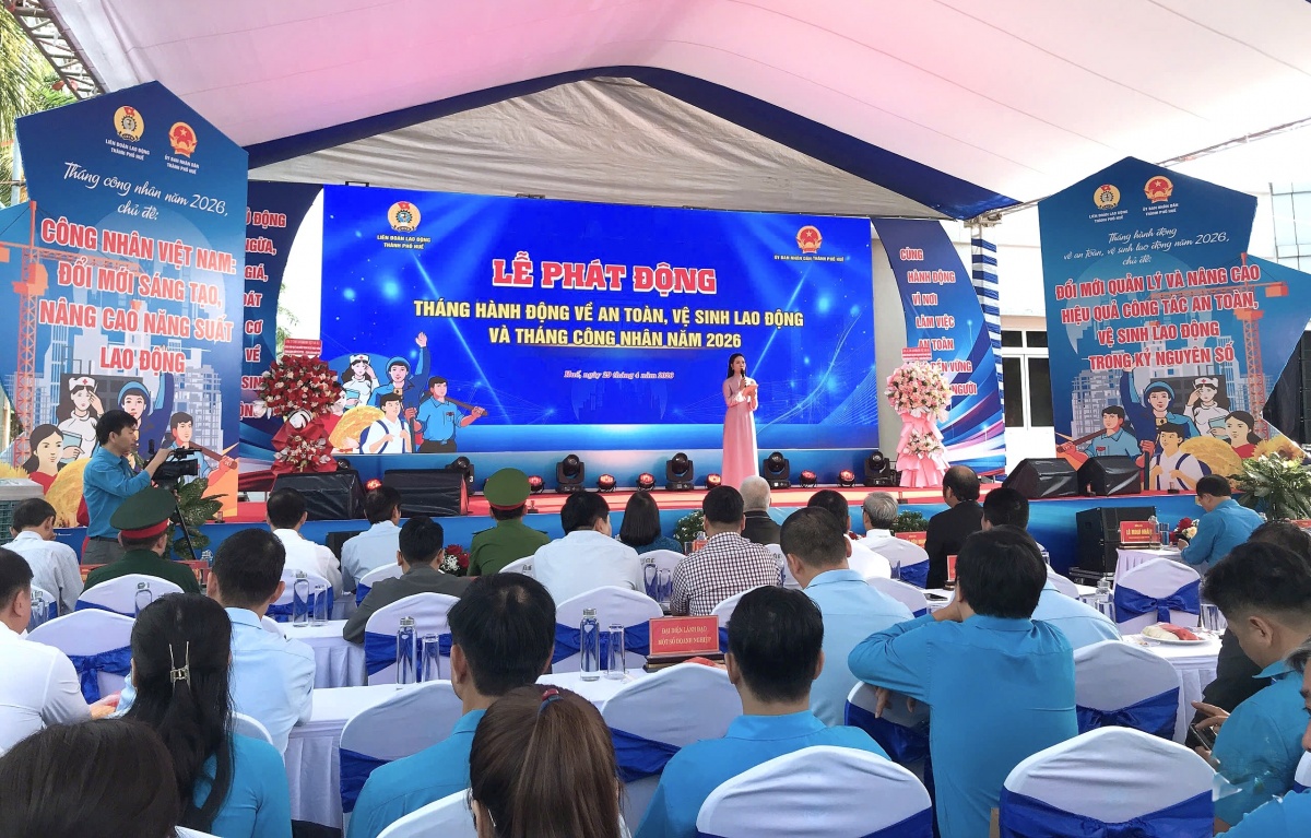 Huế phát động Tháng Công nhân và Tháng hành động về ATVSLĐ: Đặt người lao động ở vị trí trung tâm