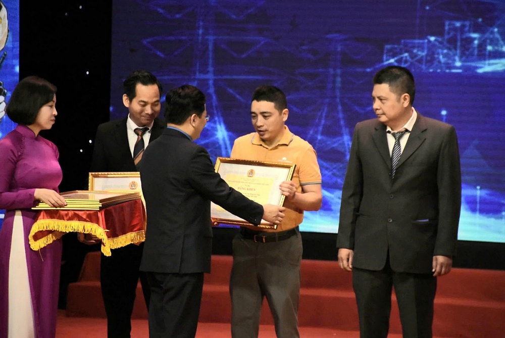 Công đoàn xây dựng môi trường lao động an toàn, bền vững