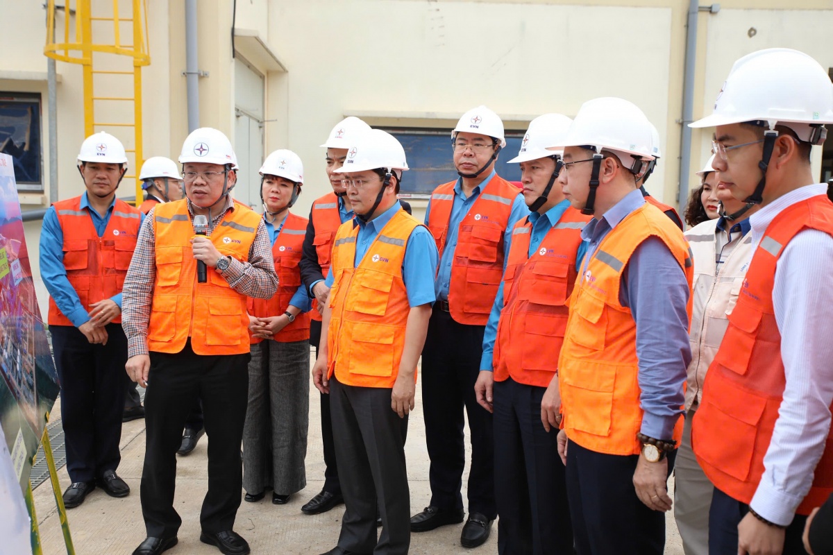 Xây dựng giai cấp công nhân Việt Nam hiện đại, lớn mạnh: Định hướng và giải pháp chiến lược trong bối cảnh mới